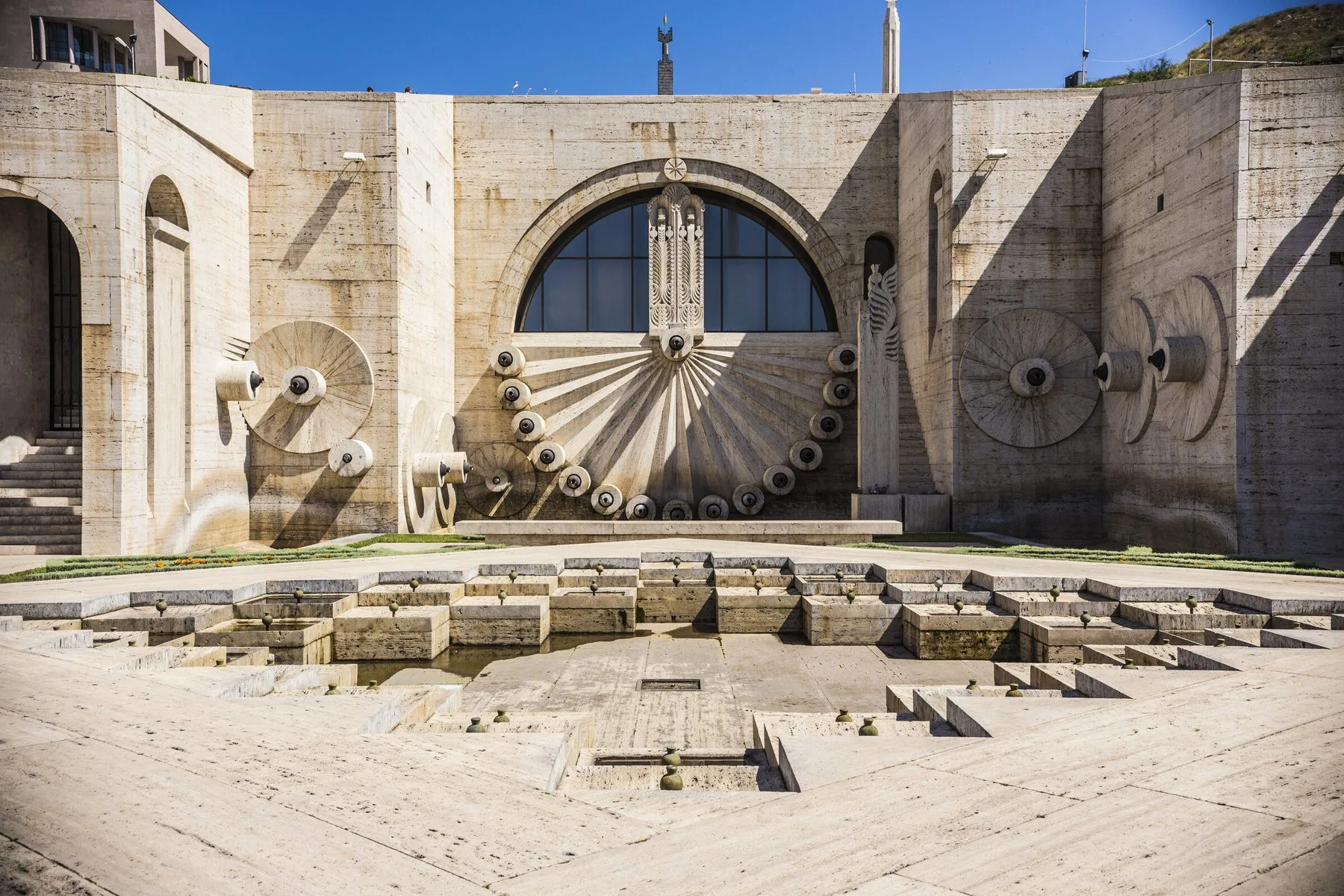 Cascade monumental stairway